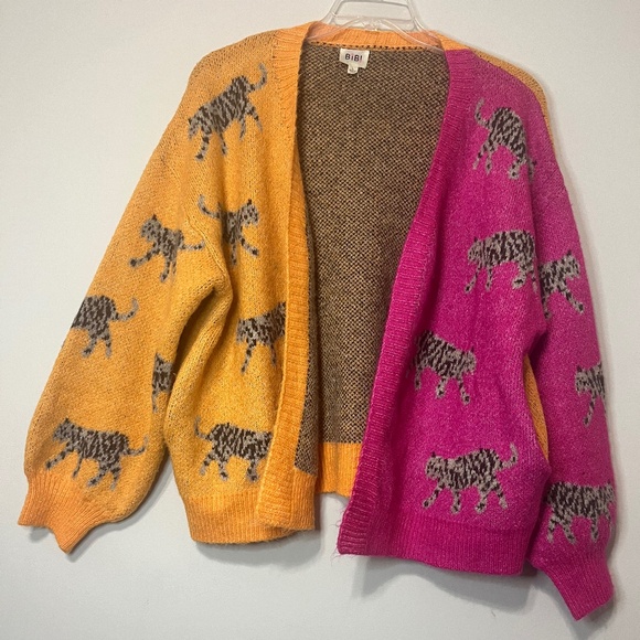 BiBi Sweaters - BiBi Long Sleeve. Large. (O)